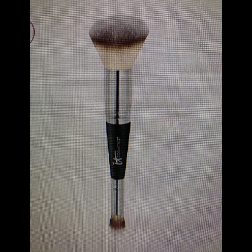 COPY - 💋 💄 New Heavenly luxe complexion brush #7
